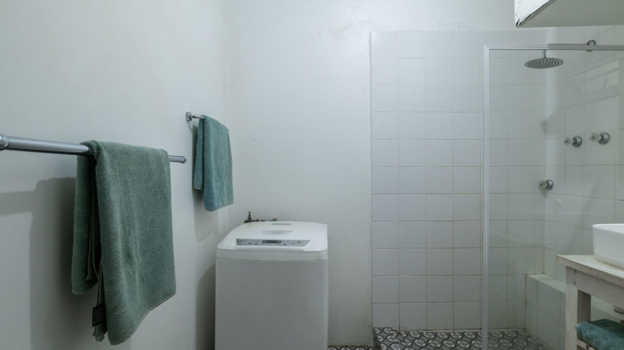 2 Bedroom Property for Sale in Vredehoek Western Cape